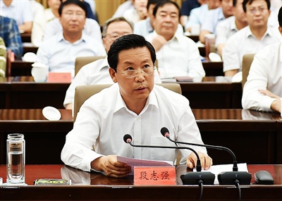 9月19日,我市组织收听收看自治区2016年秋季重大项目集中开工建设动员大会,段志强就我市重大项目建设情况和下一步工作安排作了发言。