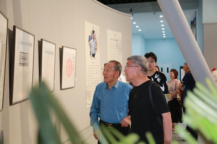 “源心见象・书画共情 —— 张树昌张树天书画作品巡展”在内蒙古美术馆开展