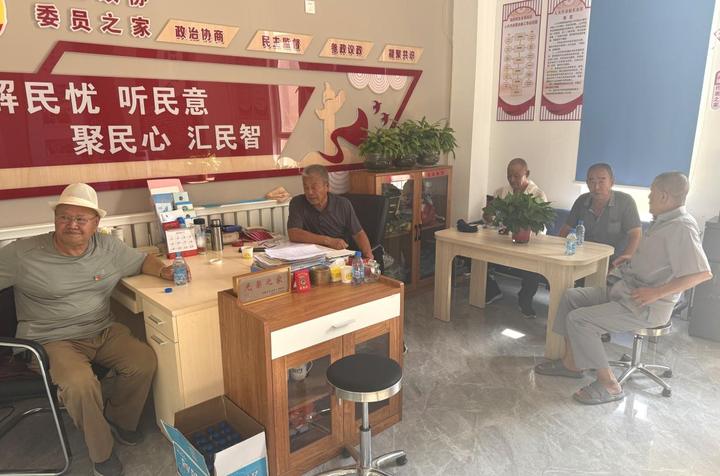 有事找“老罗” 专解“疙瘩事”
