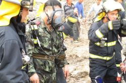 清淤时中毒 临河一污水厂5名员工获救
